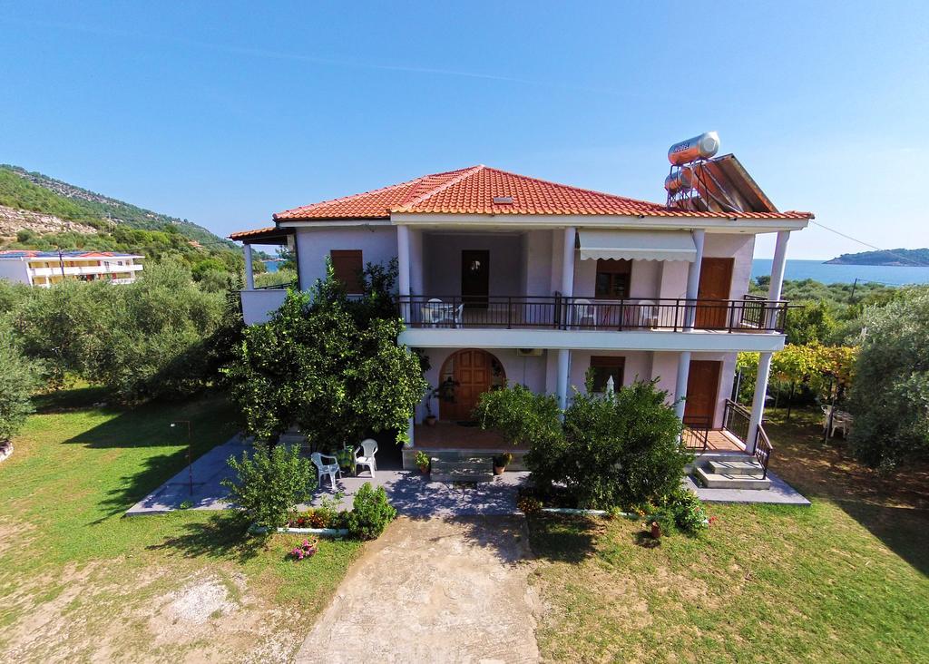 Athina Hotel Koinyra Exterior photo