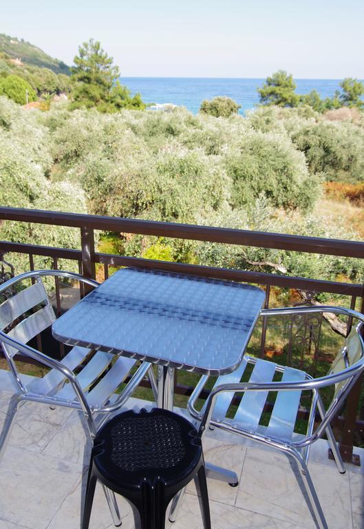 Athina Hotel Koinyra Exterior photo