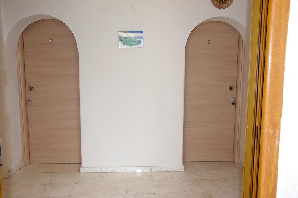 Athina Hotel Koinyra Exterior photo