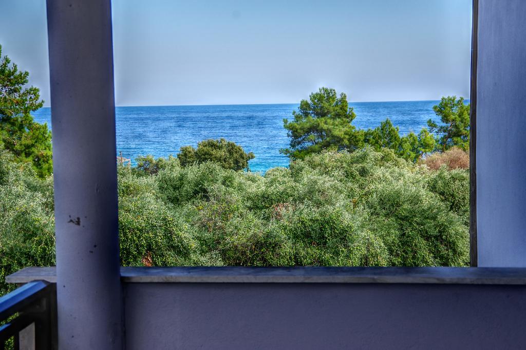 Athina Hotel Koinyra Exterior photo