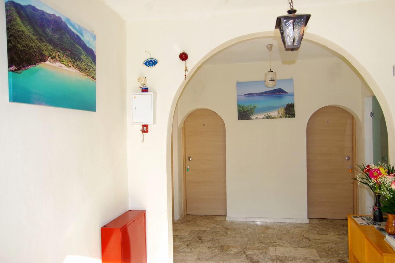 Athina Hotel Koinyra Exterior photo