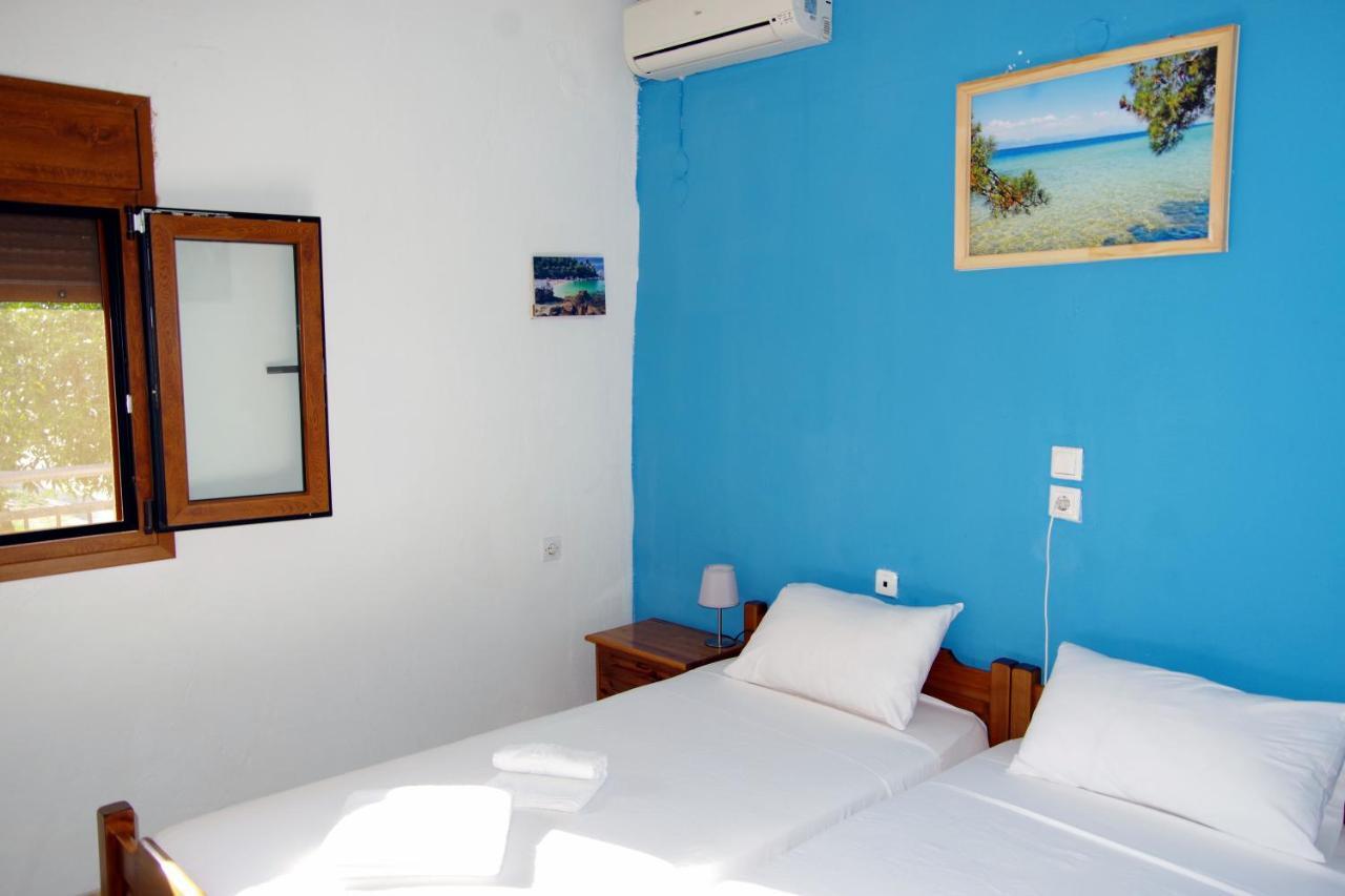 Athina Hotel Koinyra Exterior photo