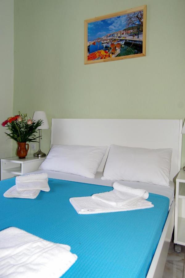 Athina Hotel Koinyra Exterior photo