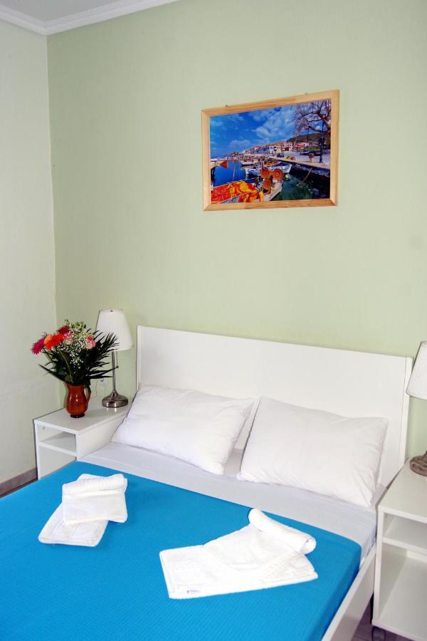 Athina Hotel Koinyra Exterior photo