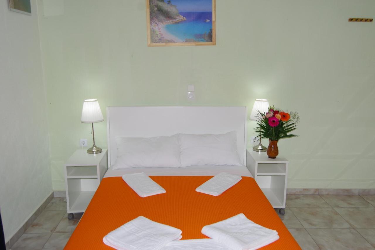 Athina Hotel Koinyra Exterior photo