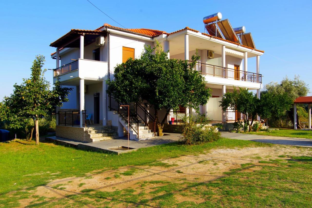 Athina Hotel Koinyra Exterior photo