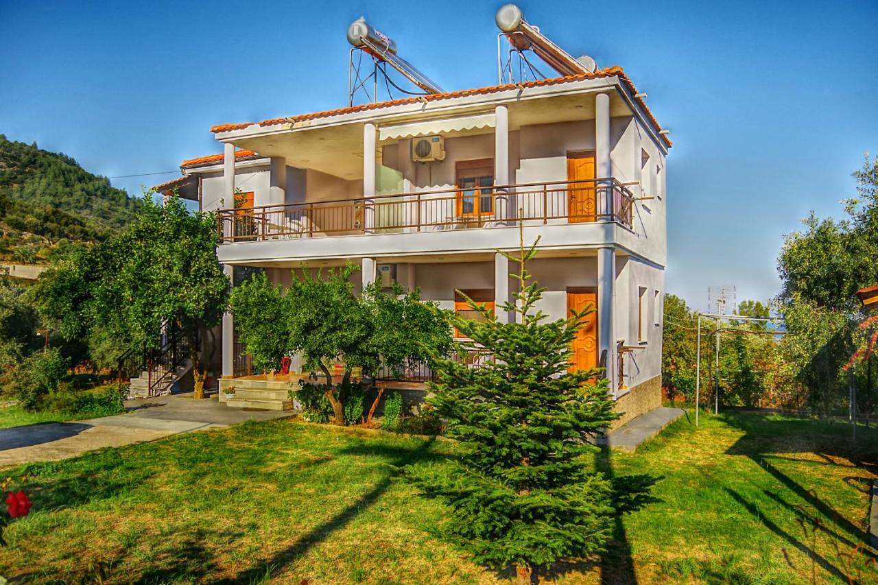 Athina Hotel Koinyra Exterior photo